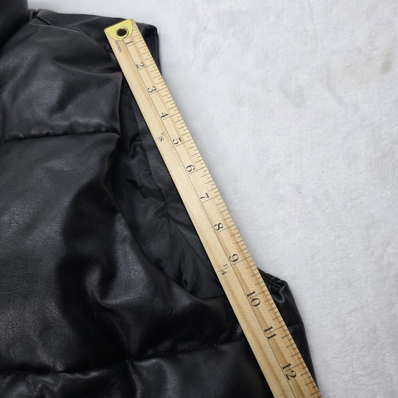 Hollister Black Puffer Vest Women’s Size L Black Faux Leather - Picture 8 of 11
